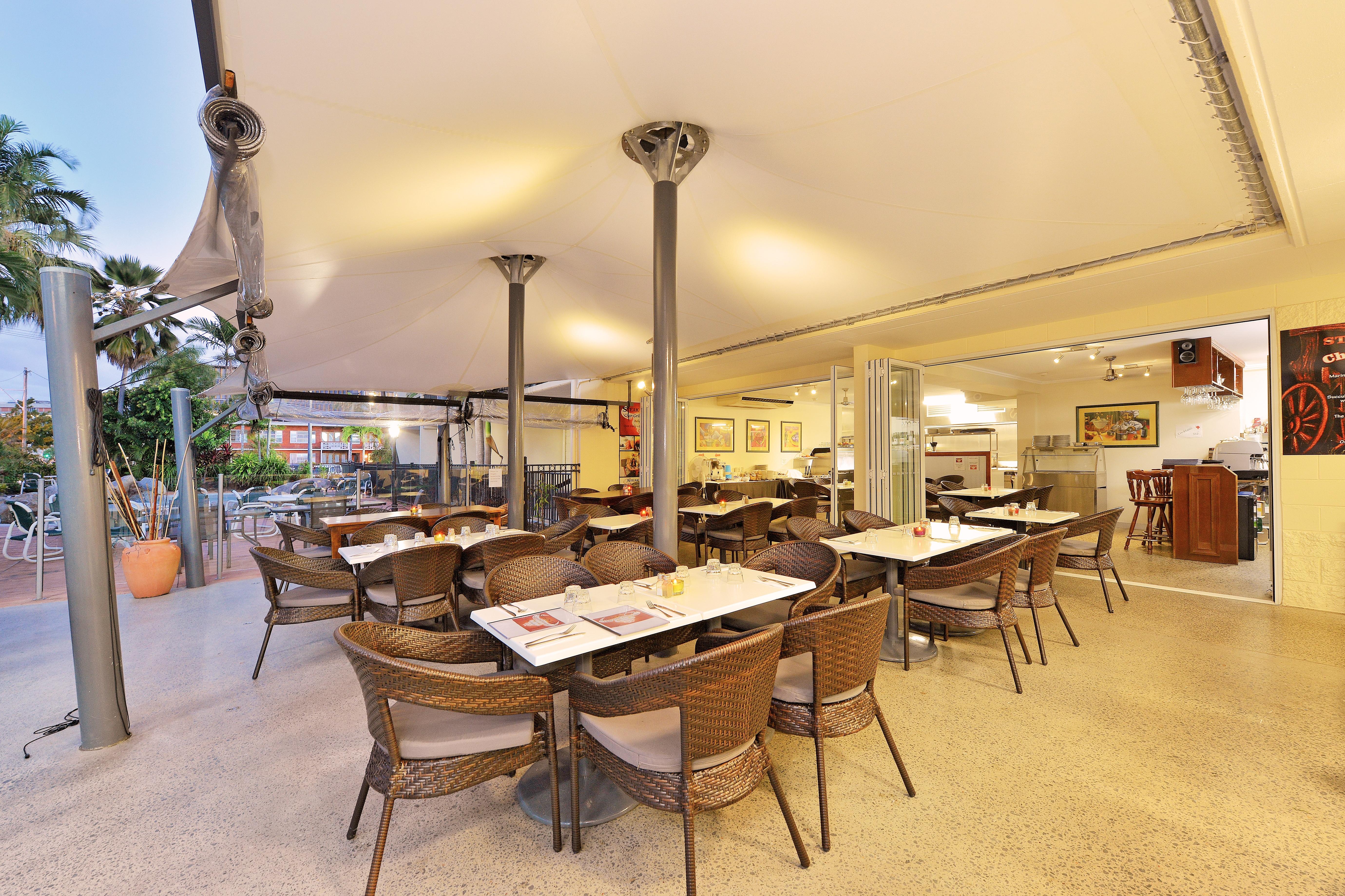 แคร์น ควีนสแลนเดอร์ โฮเต็ล แอนด์ อพาร์ตเมนท์ Aparthotel แคนส์ ภายนอก รูปภาพ