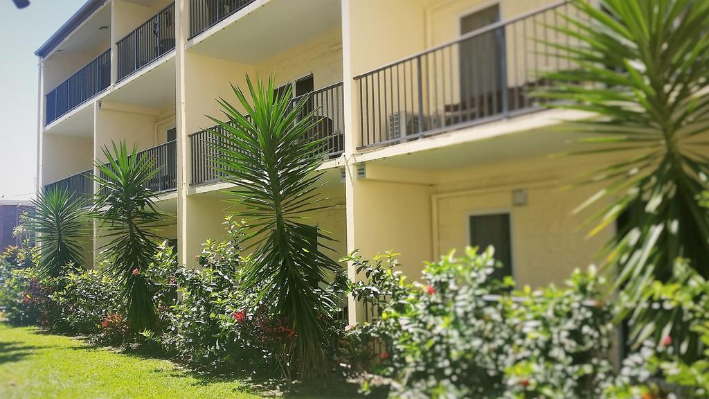 แคร์น ควีนสแลนเดอร์ โฮเต็ล แอนด์ อพาร์ตเมนท์ Aparthotel แคนส์ ภายนอก รูปภาพ