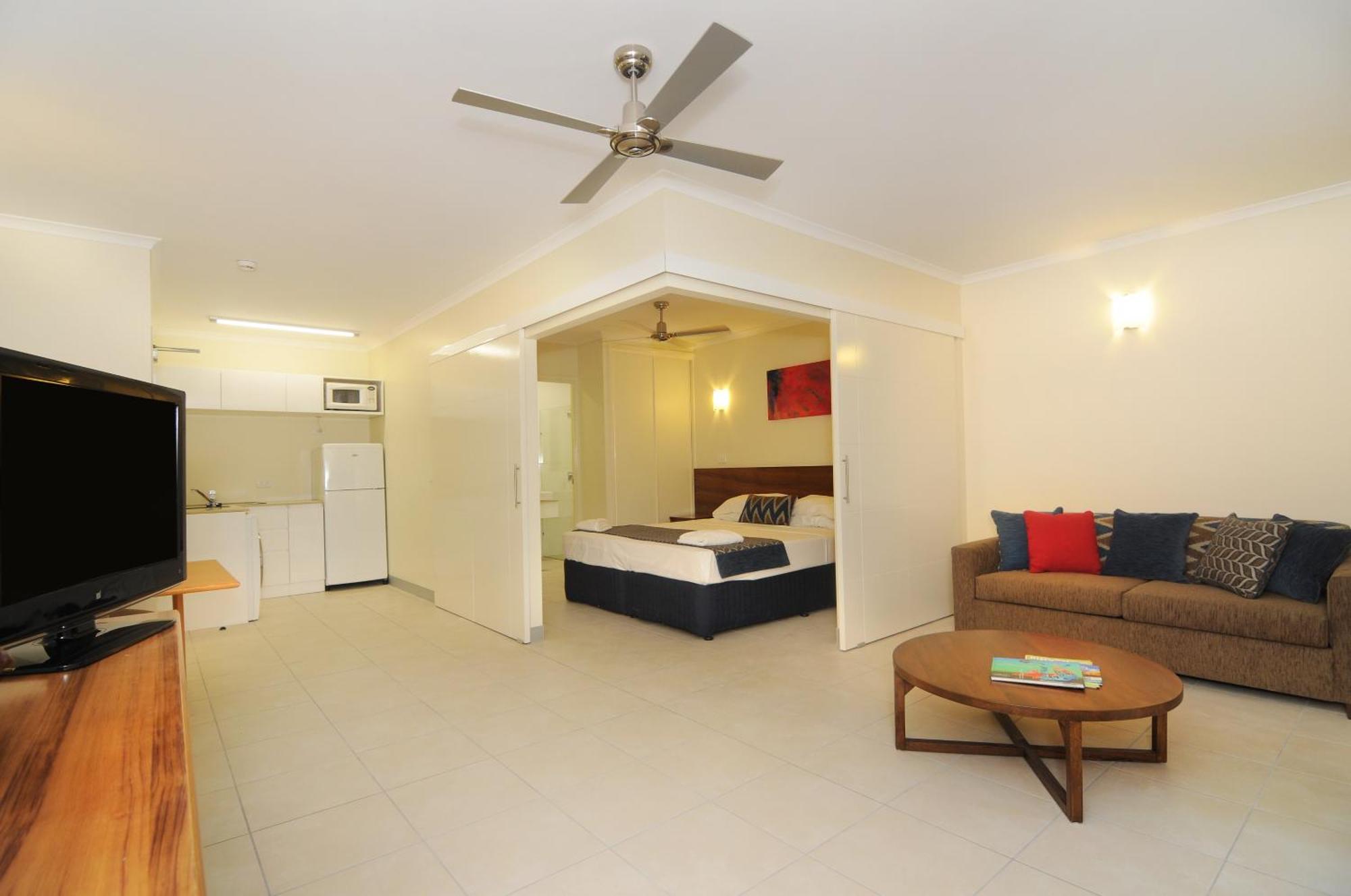 แคร์น ควีนสแลนเดอร์ โฮเต็ล แอนด์ อพาร์ตเมนท์ Aparthotel แคนส์ ภายนอก รูปภาพ
